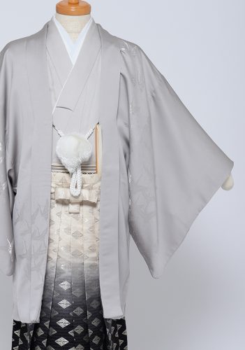 グレーに鶴が飛んだ新郎用のレンタル紋付袴