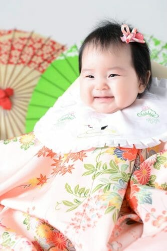 赤ちゃん　女の子　百日祝い　着物　100日祝い　富山　高岡　写真　かわいい　はだか　家族写真　古典柄