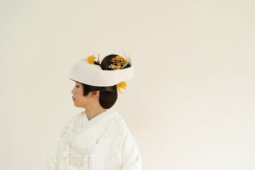 白無垢に角隠し