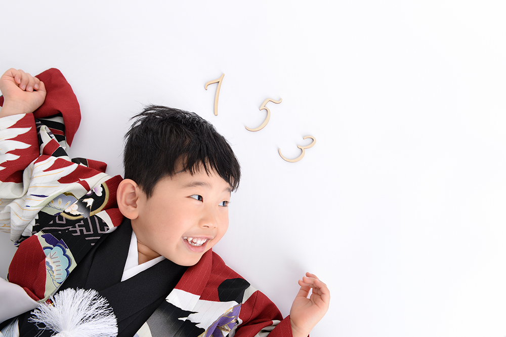 七五三祝いに５歳の男の子記念写真